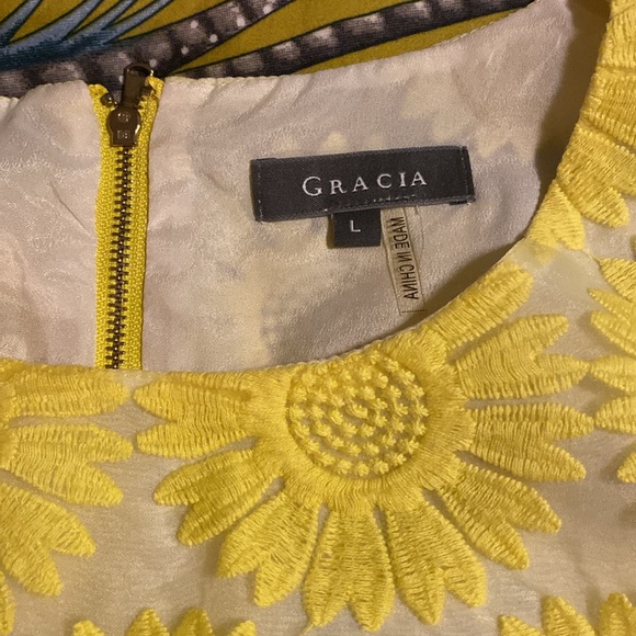 Crochet Sleeveless Yellow Daisy Sheath Dress - Picture 2 of 4